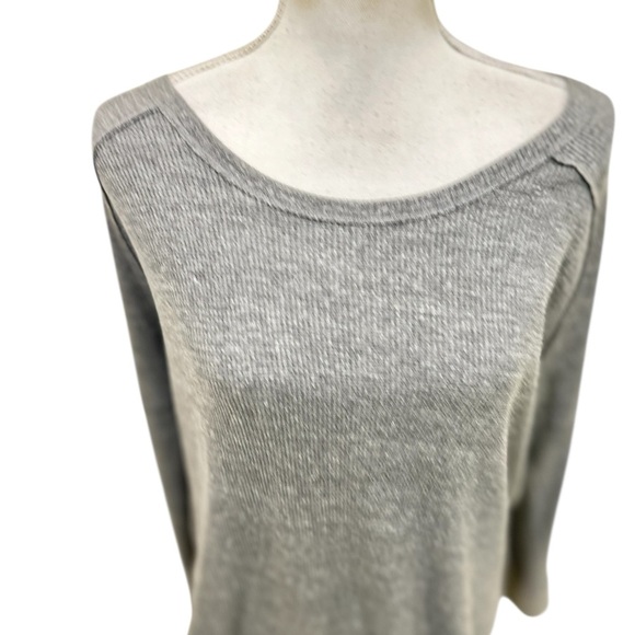 TNA Gray long Sleeve Relaxed Tunic Top Henley scoop neck high low hen size small - Picture 3 of 8